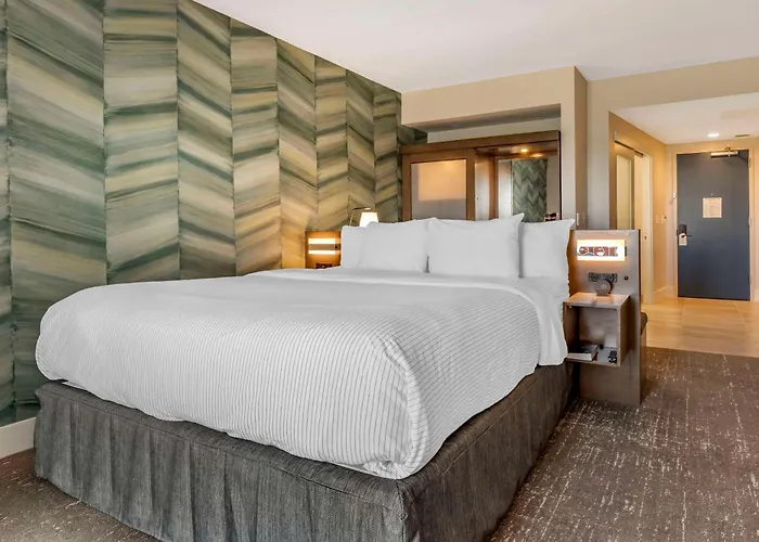 Cambria Hotel Ocean City - Bayfront