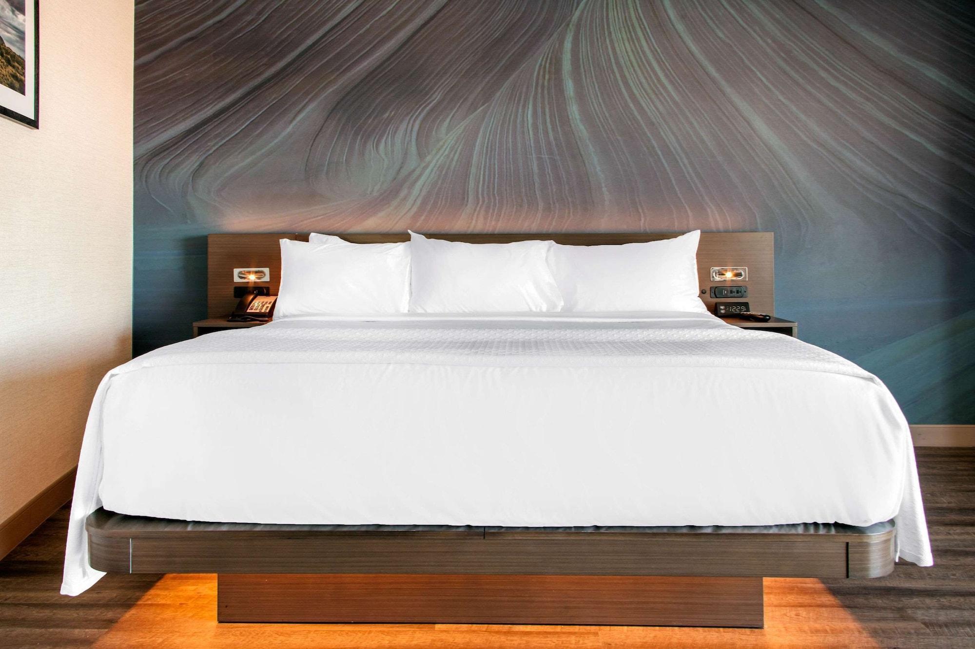 Hotel Cambria Ocean - Bayfront