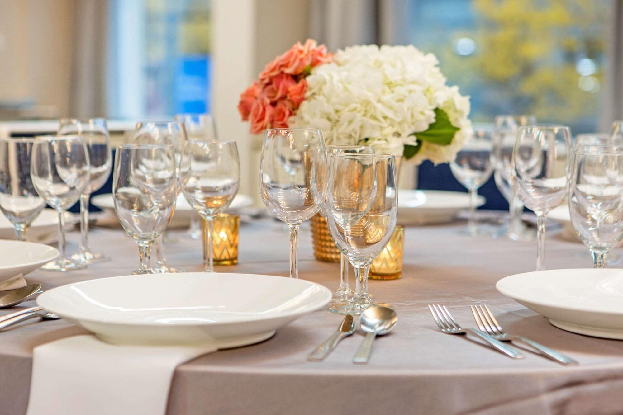 Hotel Cambria Ocean - Bayfront