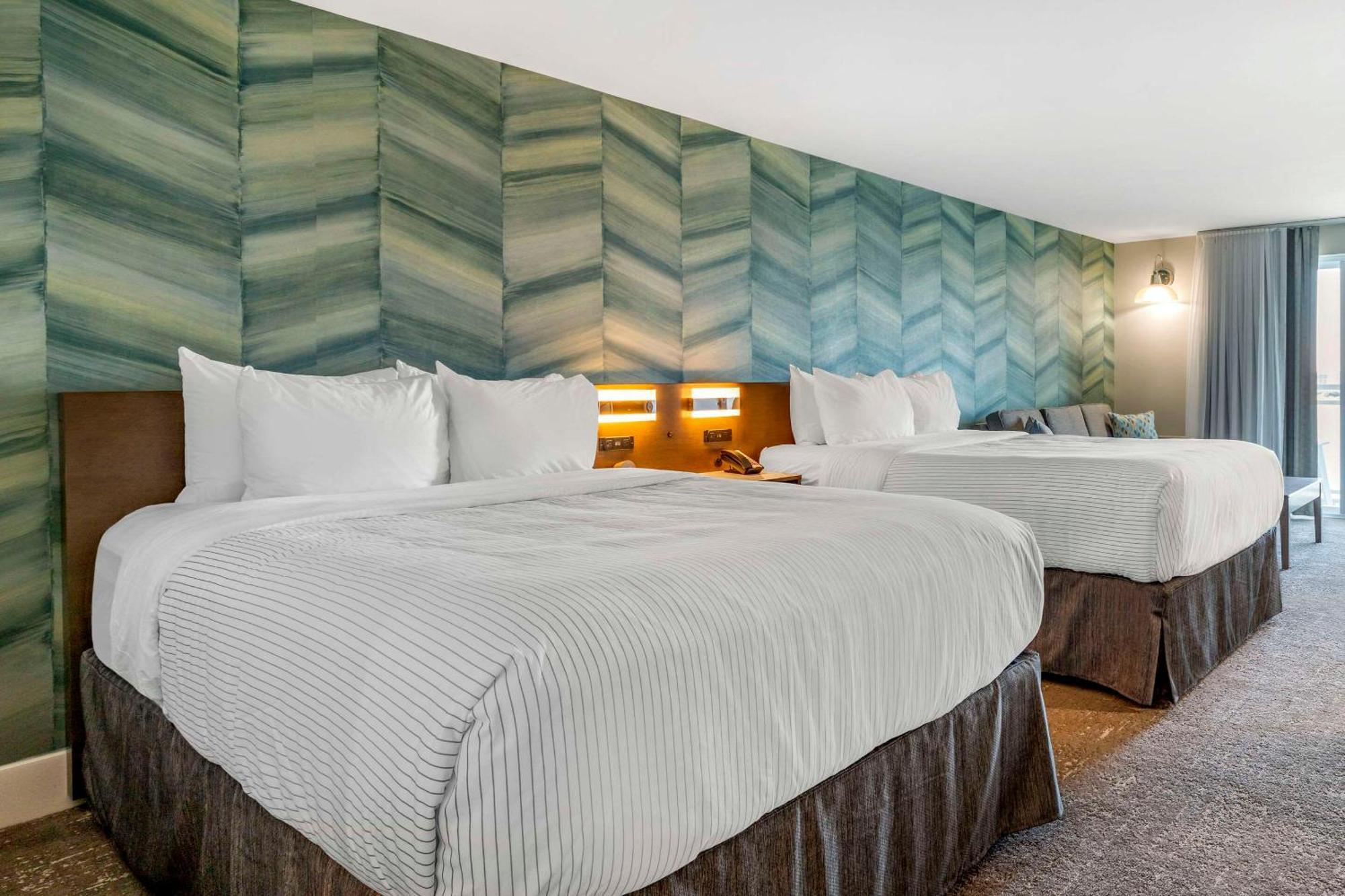 Cambria Ocean - Bayfront Hotel 3*