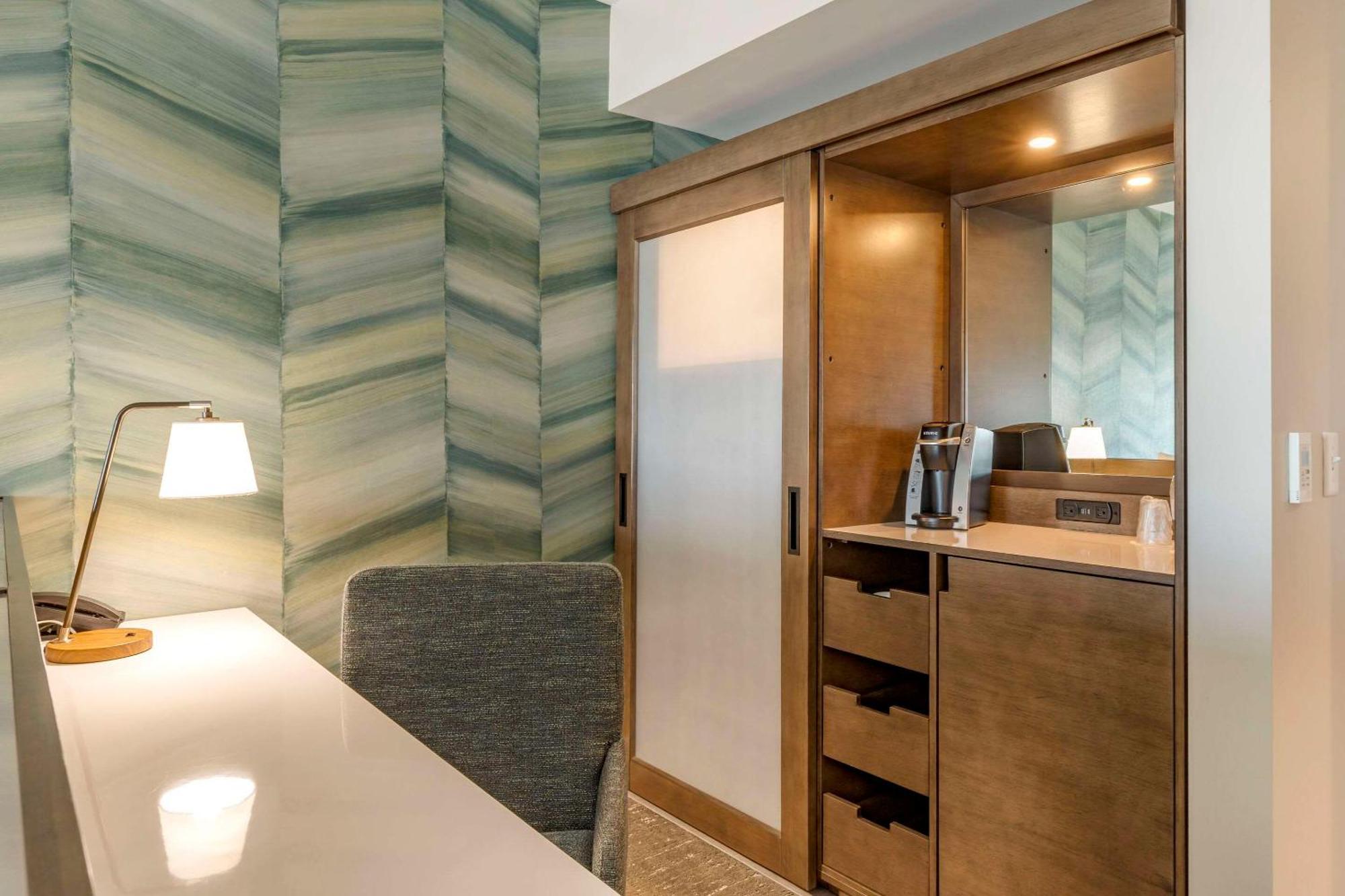 Cambria Ocean - Bayfront 3*