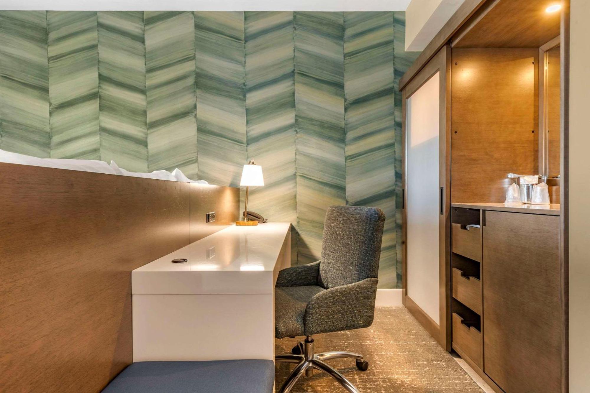 Hotel Cambria Ocean - Bayfront 3*