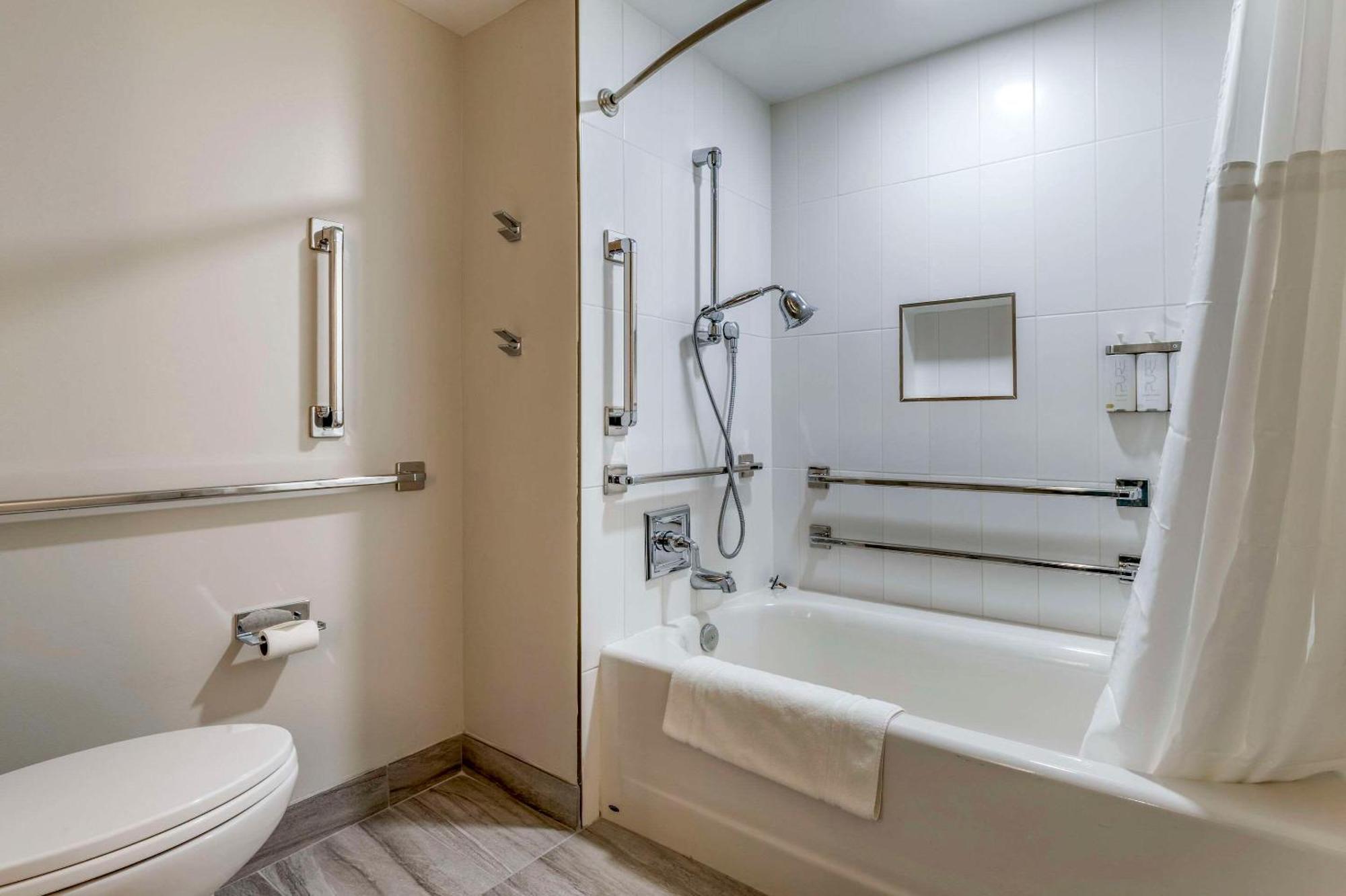 Hotel Cambria Ocean - Bayfront Ocean City